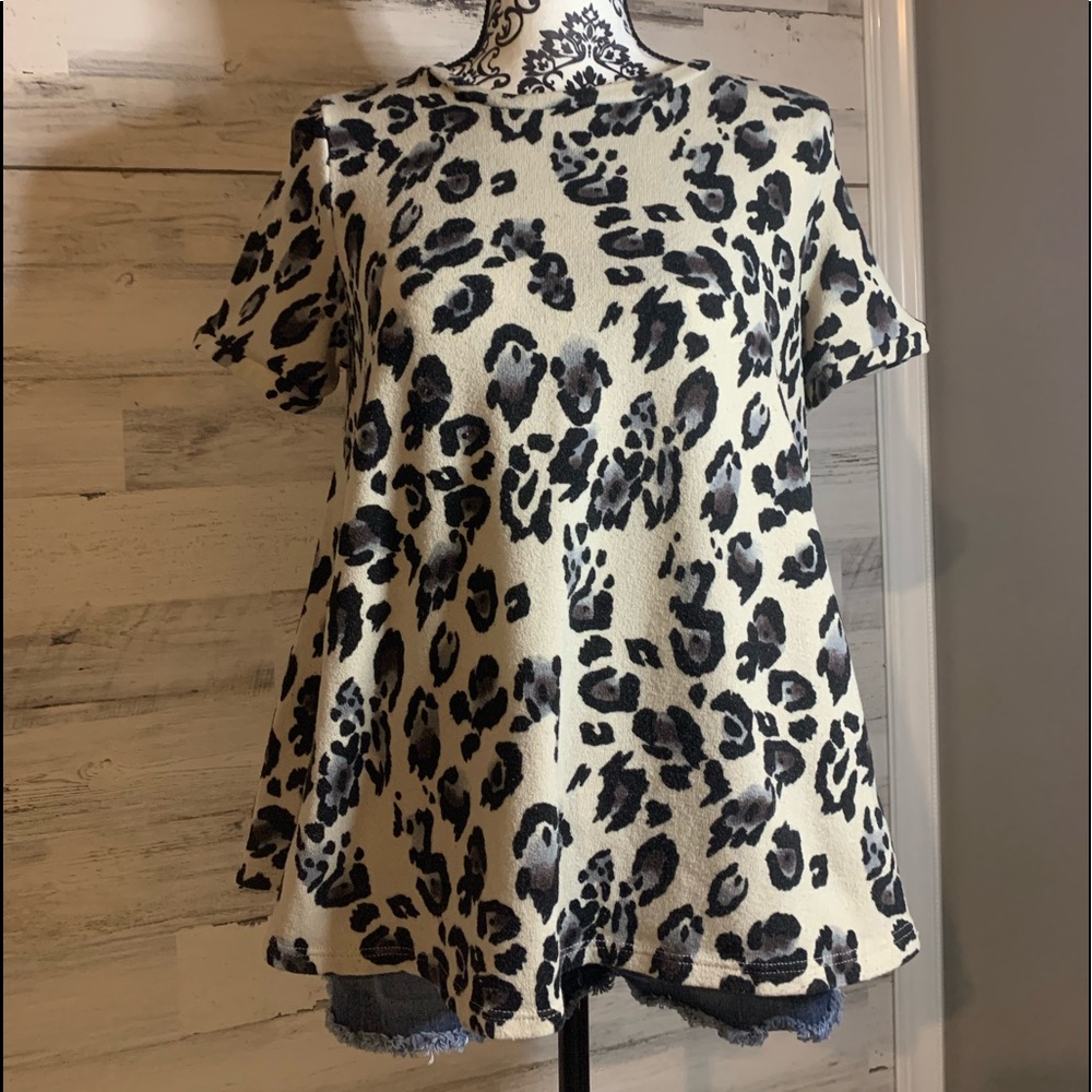 Leopard short sleeve top